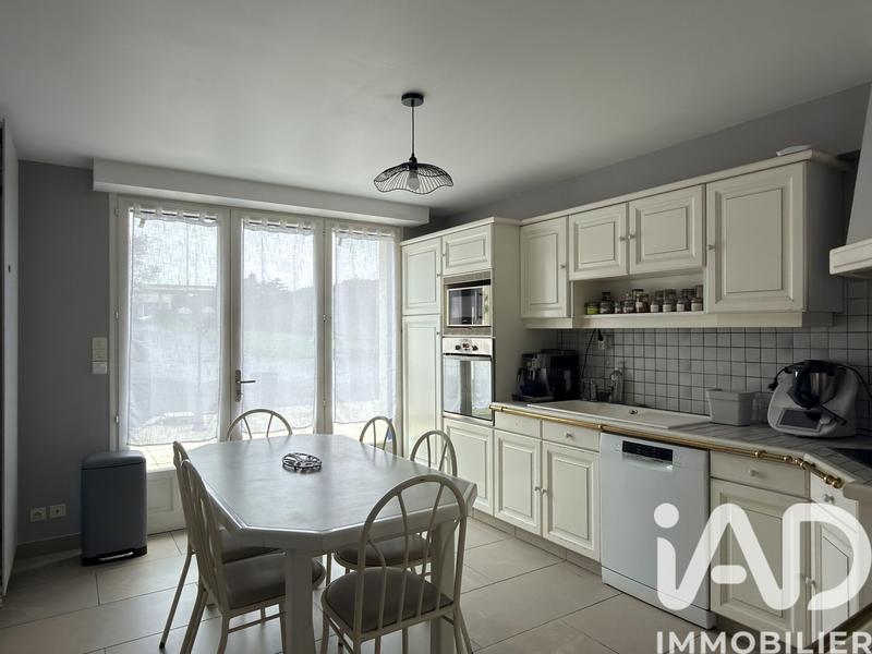 Maison - 264 m² - 10 pièces