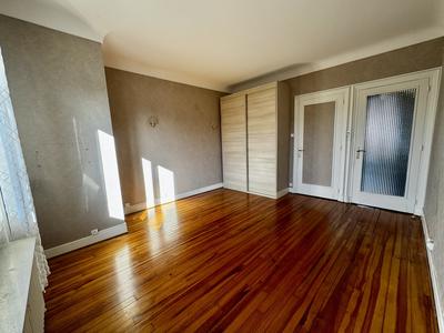 Appartement - 85 m² - 3 pièces