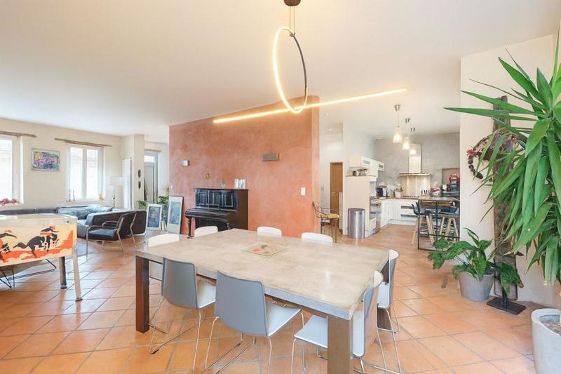 Maison - 217 m² - 5 pièces