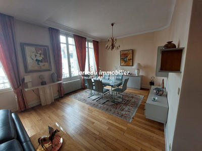 Appartement - 195 m² - 6 pièces