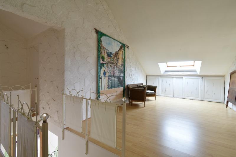 Maison - 217 m² - 8 pièces