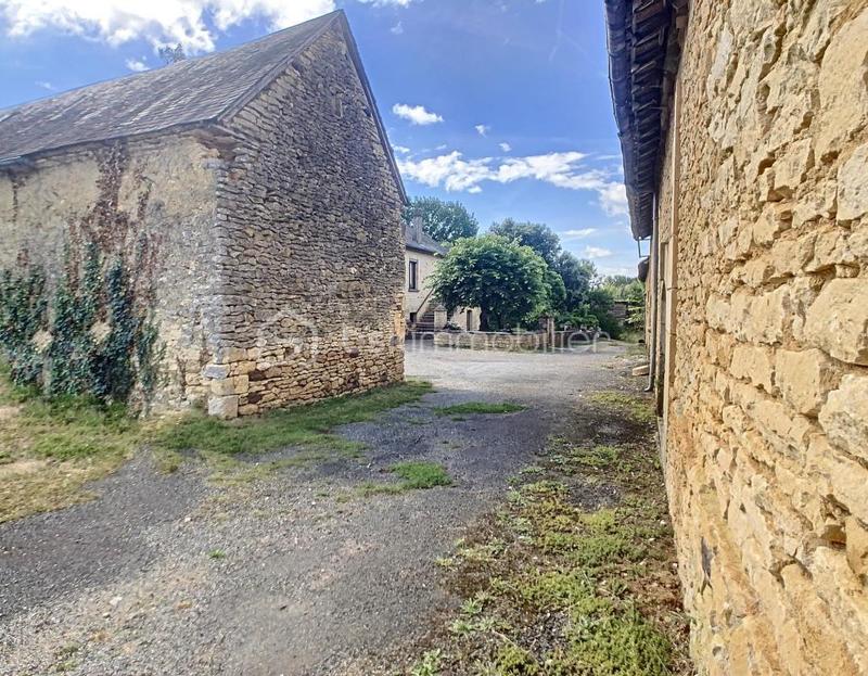 Corps de ferme - 80 m² - 1 pièce