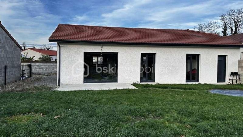 Villa - 80 m² - 4 pièces