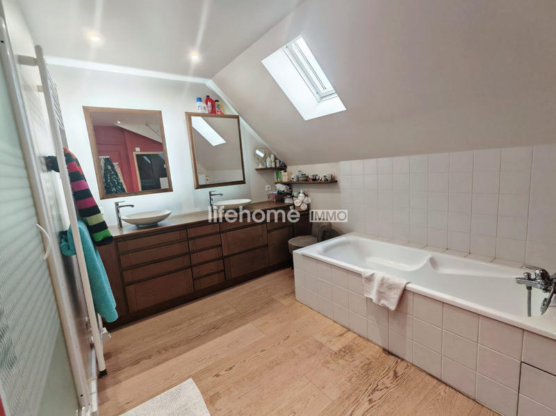 Maison - 190 m² - 8 pièces