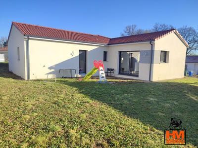 Maison - 95 m² - 4 pièces