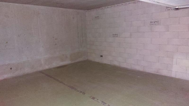 Parking / Garage - 27 m²