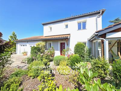 Maison - 162 m² - 6 pièces