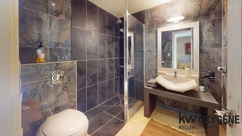 Propriété - 980 m²