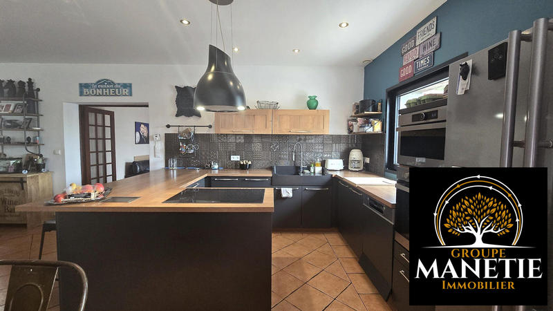 Maison ancienne - 270 m² - 11 pièces