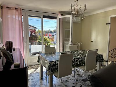 Maison traditionnelle - 135 m² - 4 pièces