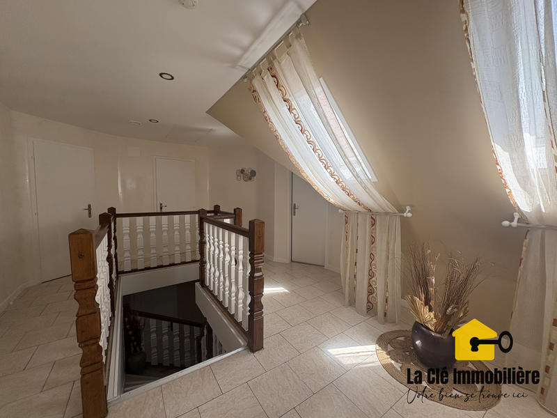 Maison - 170 m² - 6 pièces