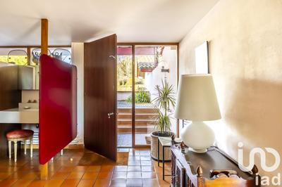 Maison - 300 m² - 6 pièces