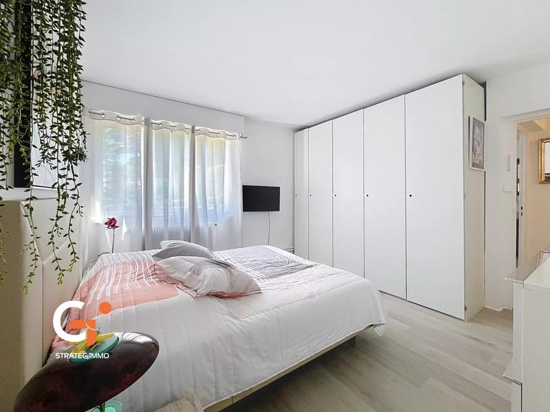 Appartement - 100 m² - 4 pièces