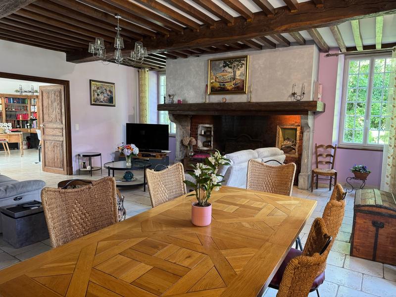 Maison - 210 m² - 6 pièces