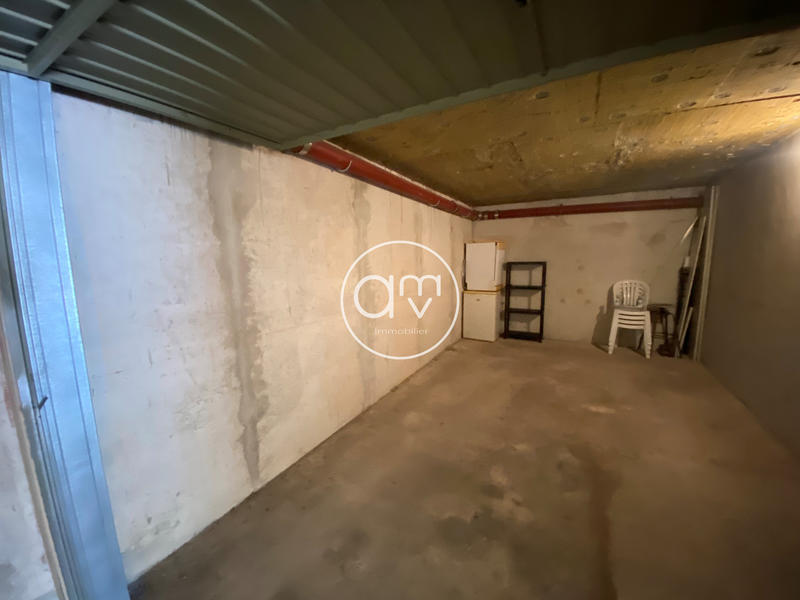 Parking / Garage - 19 m²