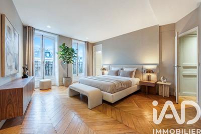 Appartement - 186 m² - 7 pièces