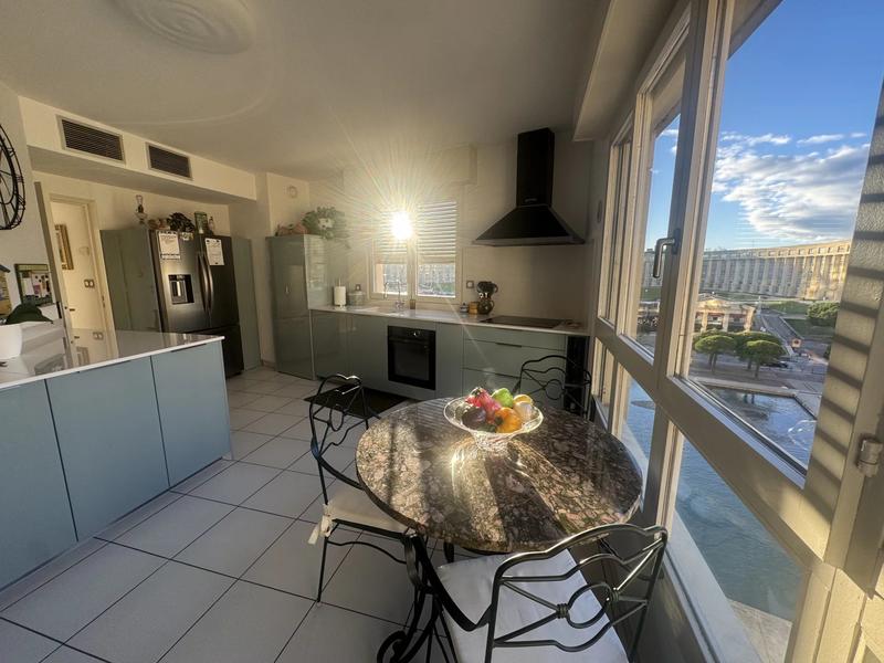 Appartement - 98 m² - 4 pièces