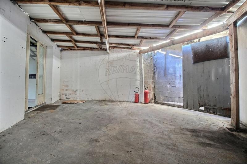 Local commercial - 223 m² - 6 pièces