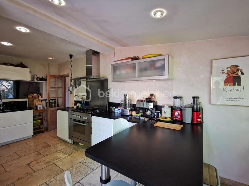 Maison traditionnelle - 143 m² - 6 pièces