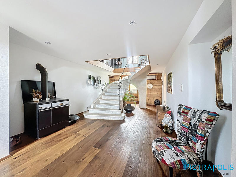 Maison ancienne - 210 m² - 6 pièces