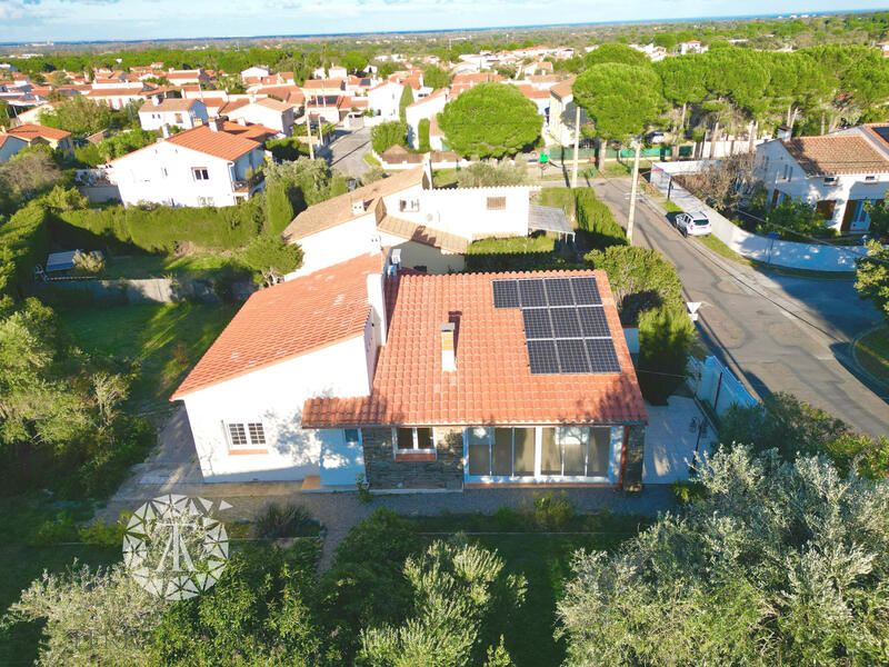 Maison - 97 m² - 4 pièces