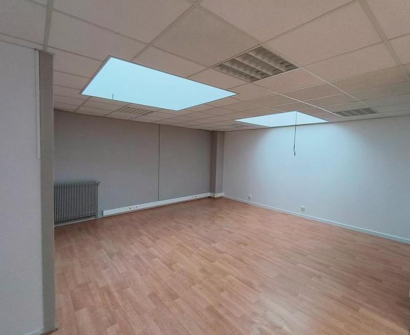 Bureau - 107 m² - 3 pièces