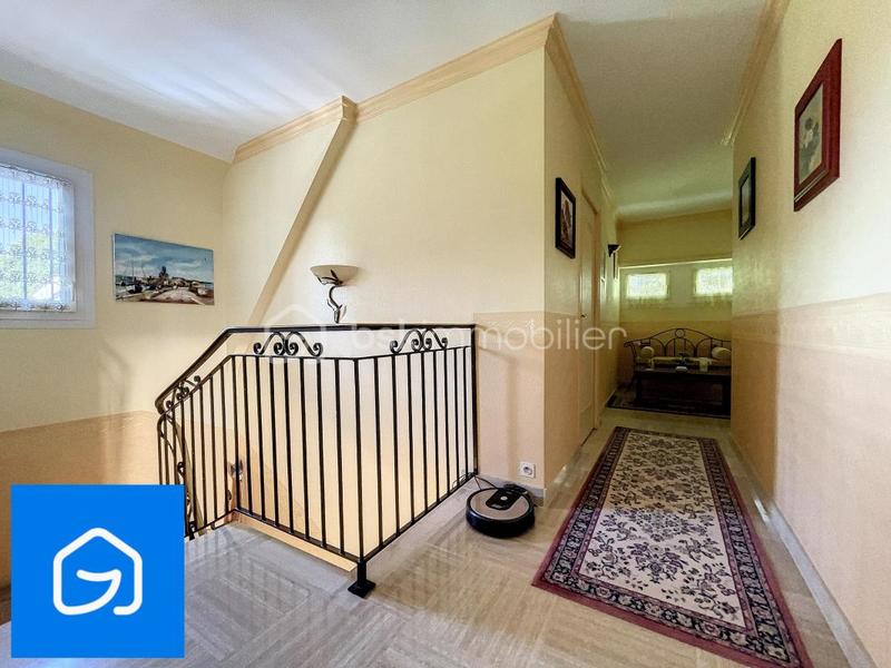 Villa - 232 m² - 10 pièces