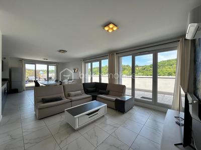 Appartement - 96 m² - 3 pièces