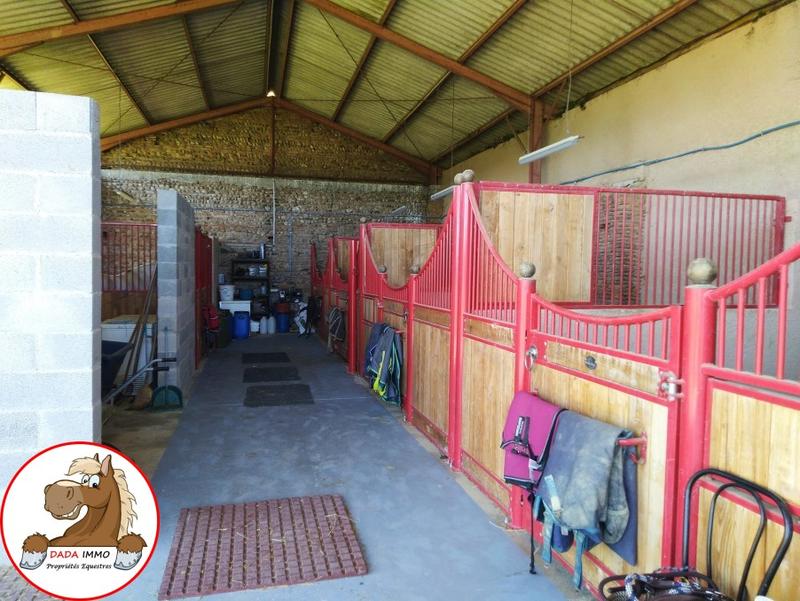 Maison - 220 m² - 6 pièces