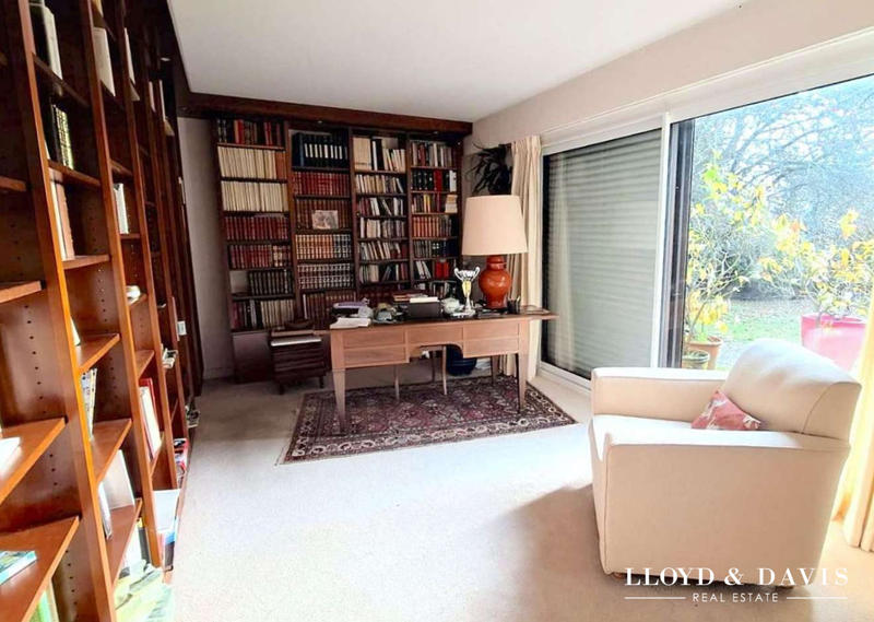 Villa - 237 m² - 8 pièces