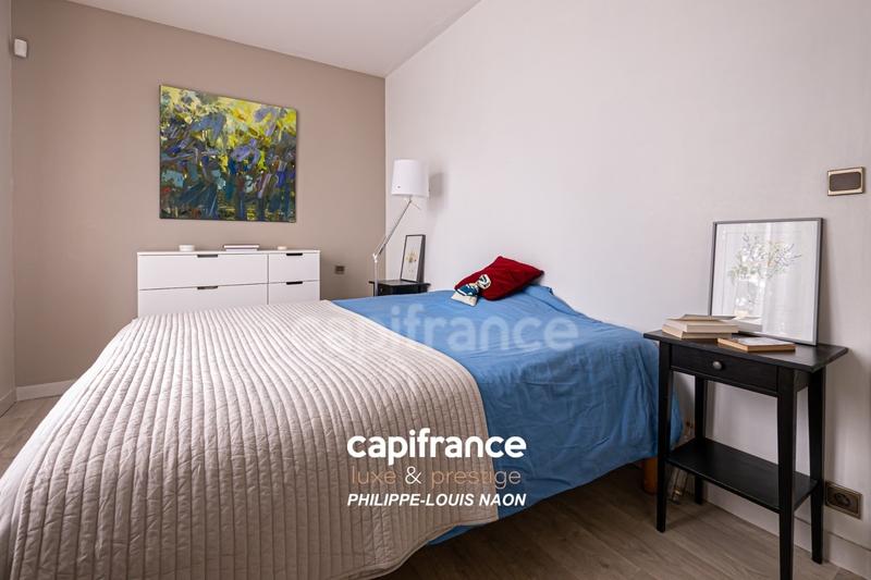 Maison - 230 m² - 10 pièces