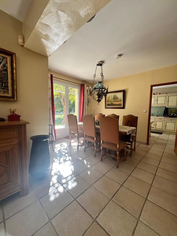 Maison - 208 m² - 7 pièces