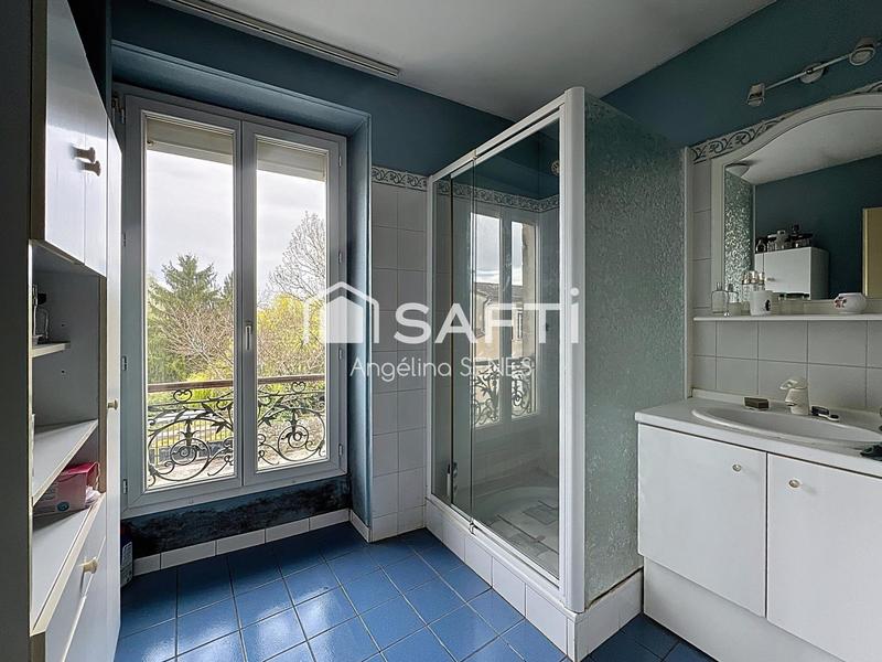 Maison - 228 m² - 8 pièces