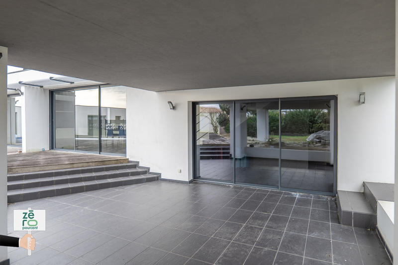 Maison - 280 m² - 7 pièces