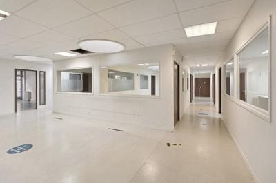 Local commercial - 664 m²