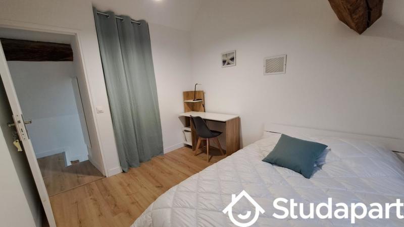 Chambre - 11 m² - 1 pièce