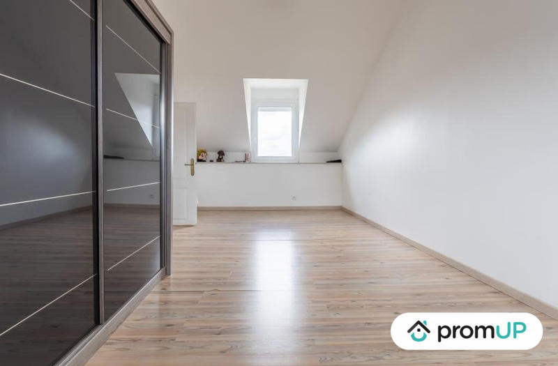 Maison - 220 m² - 6 pièces