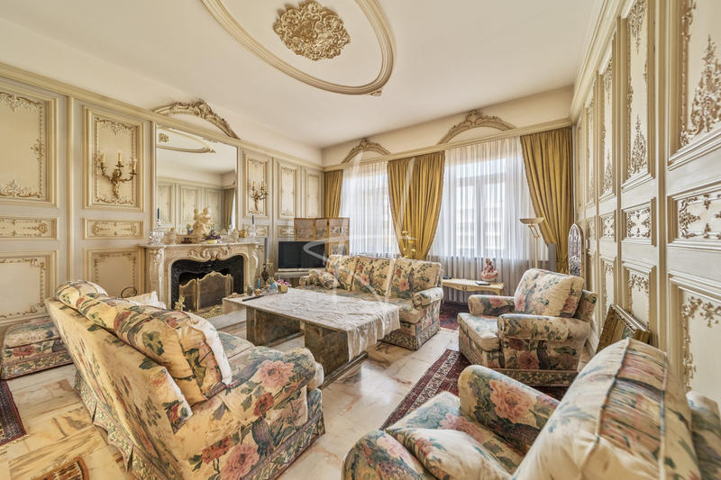 Appartement - 160 m² - 5 pièces