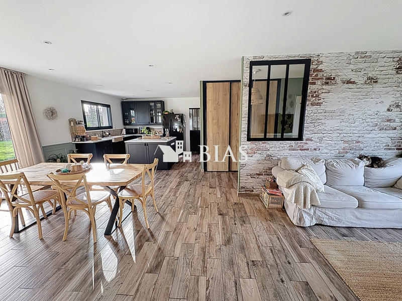 Maison - 104 m² - 4 pièces