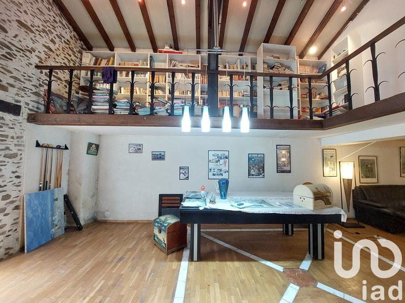 Maison - 313 m² - 5 pièces