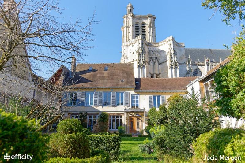 Demeure - 508 m² - 18 pièces