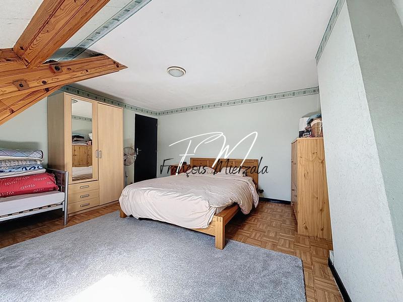 Maison - 182 m² - 9 pièces