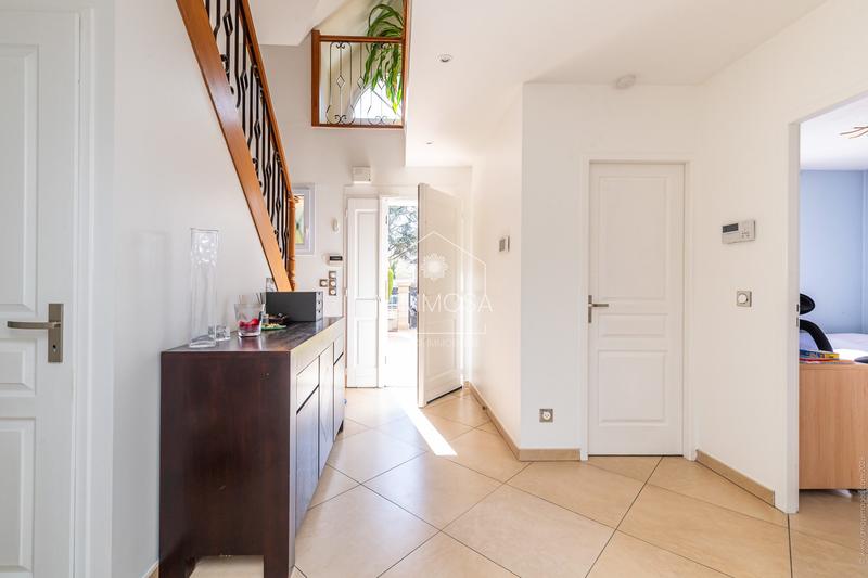 Maison contemporaine - 146 m² - 6 pièces