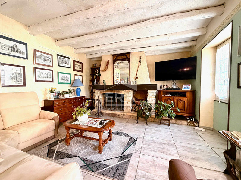 Maison - 240 m² - 10 pièces