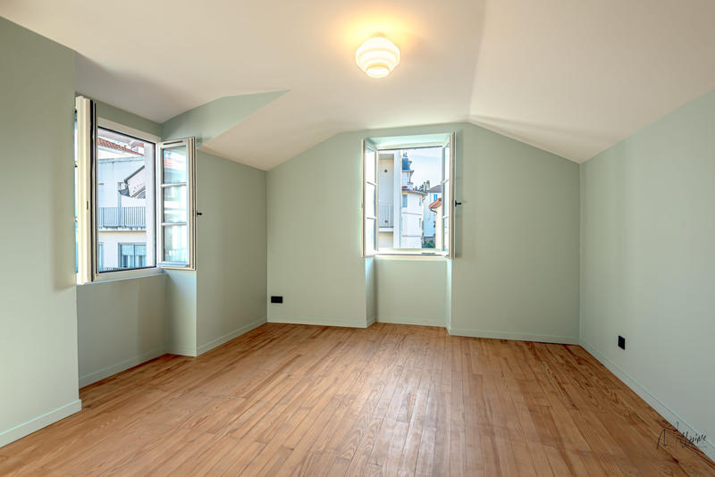 Appartement - 113 m² - 6 pièces