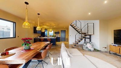 Maison - 150 m² - 5 pièces