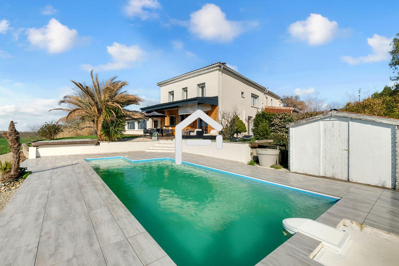 Maison - 478 m² - 12 pièces