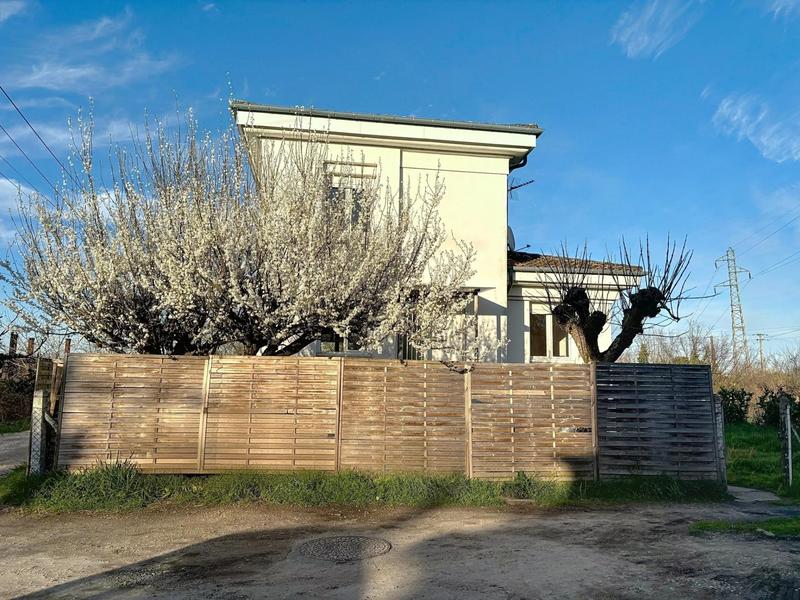 Maison - 205 m² - 10 pièces