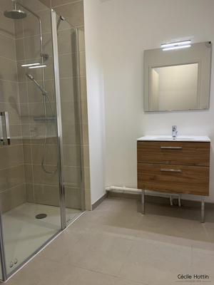 Appartement - 77 m² - 3 pièces