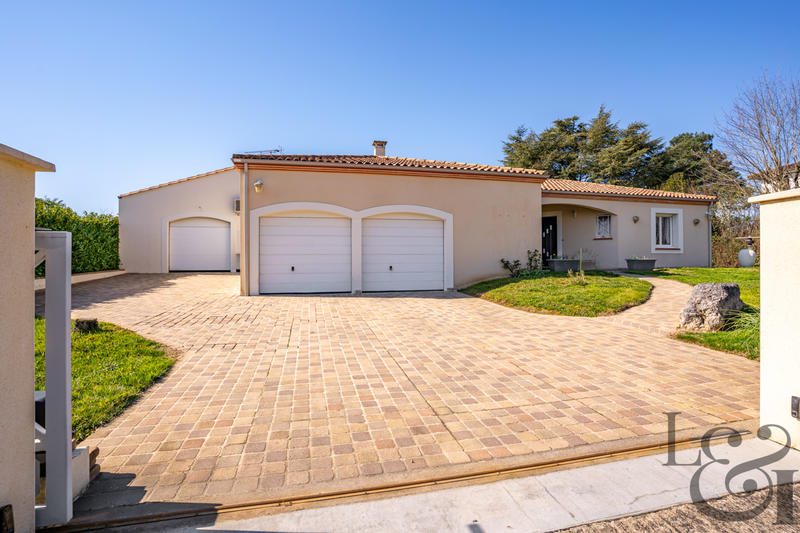 Maison - 190 m² - 8 pièces